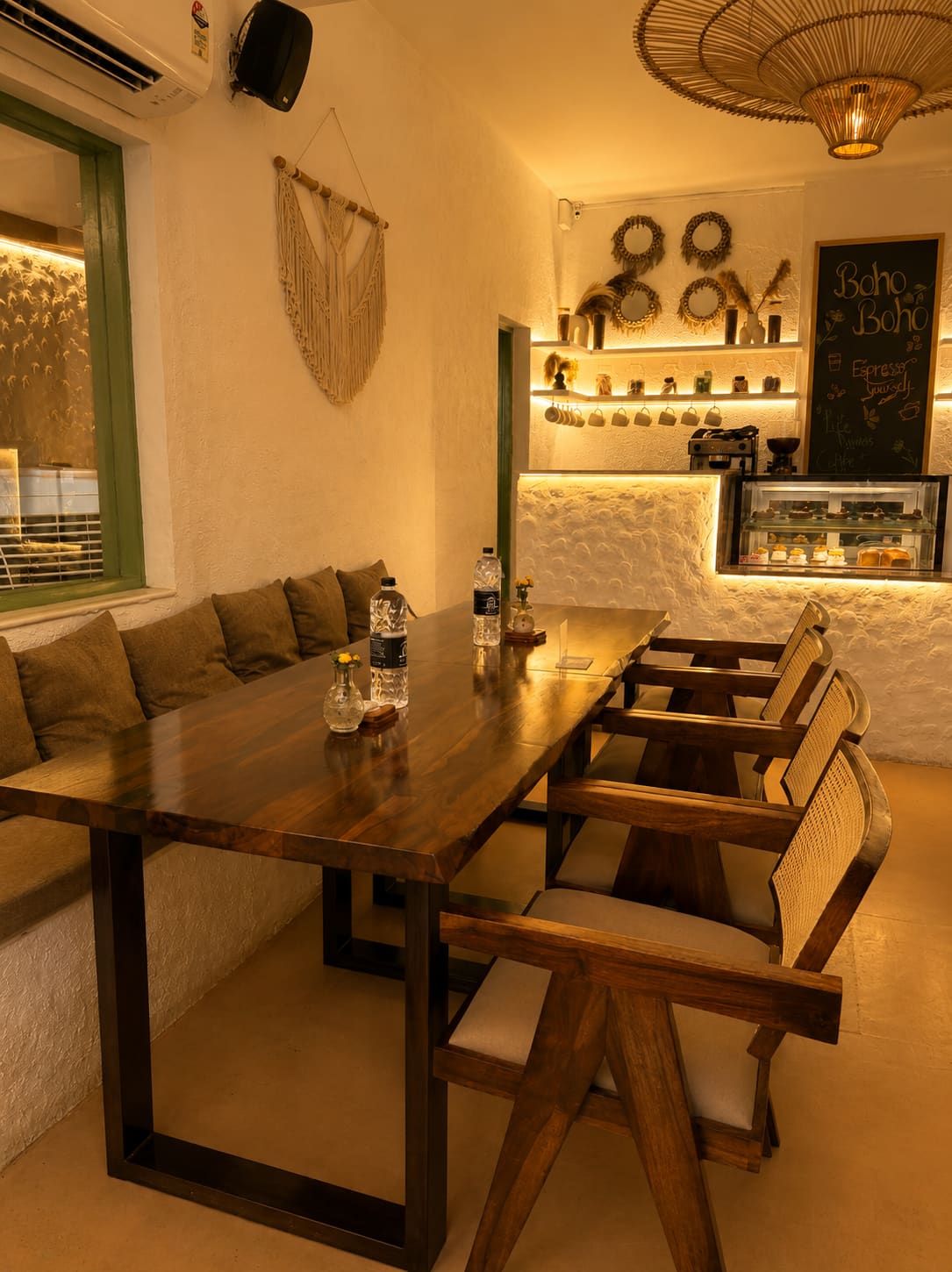 pet friendly places, pet friendly cafes, pet friendly dining, dog friendly restaurants, dog friendly cafes - Boho Boho - img1