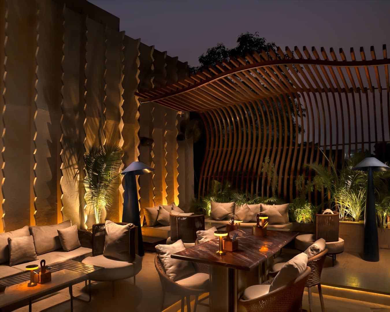 bars near me, wine, pubs near me, breweries near me, rooftop bars, rooftop bar near me, cocktails near me, sky bar, sangria, craft beer - Zura - img4