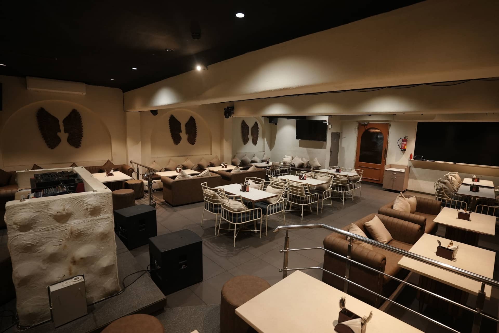 Restaurant image
