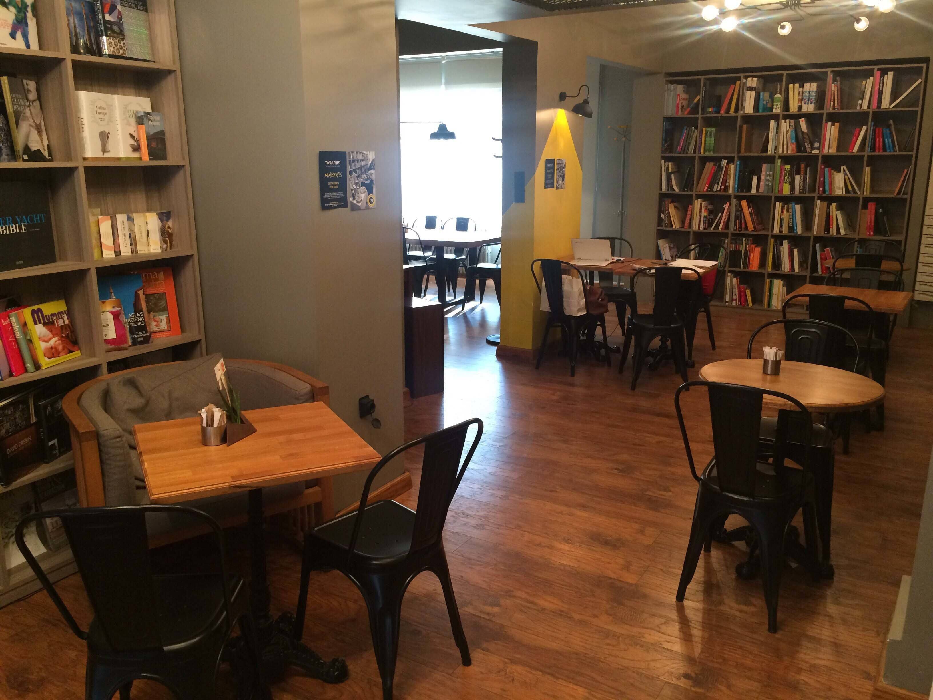 Tasarim Bookshop Cafe Kadikoy Merkez Istanbul