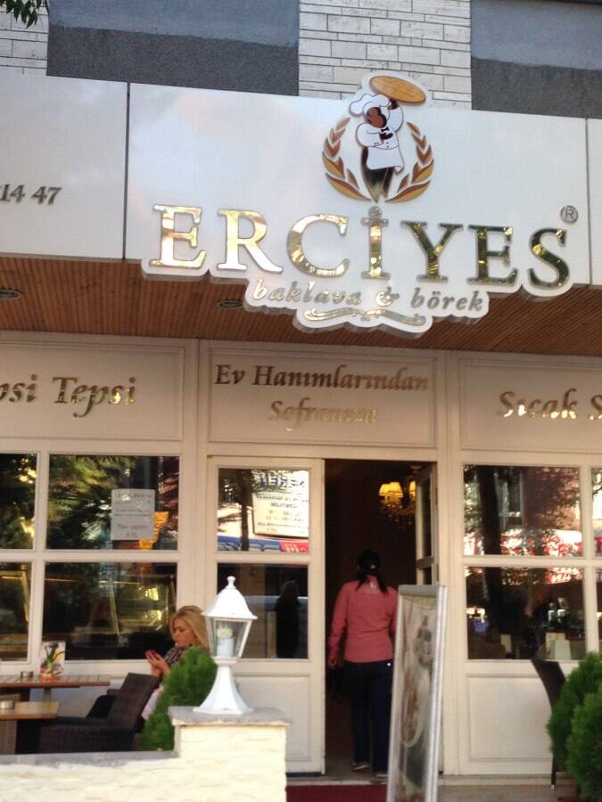 Erciyes Baklava &amp; Börek Menü Zomato Türkiye