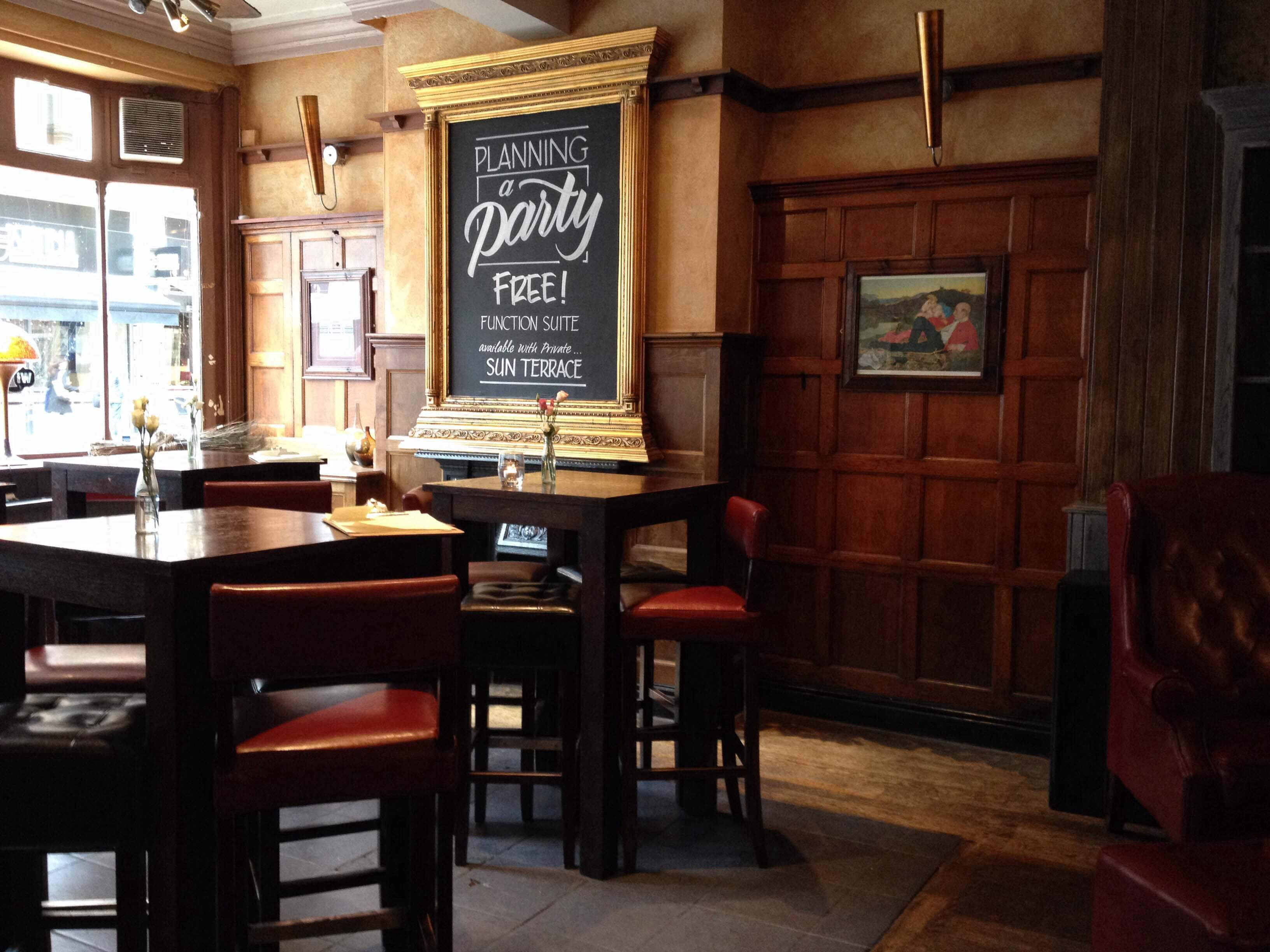 Reviews of The Bridge Tavern, Bridge Street, Spinningfields, Manchester