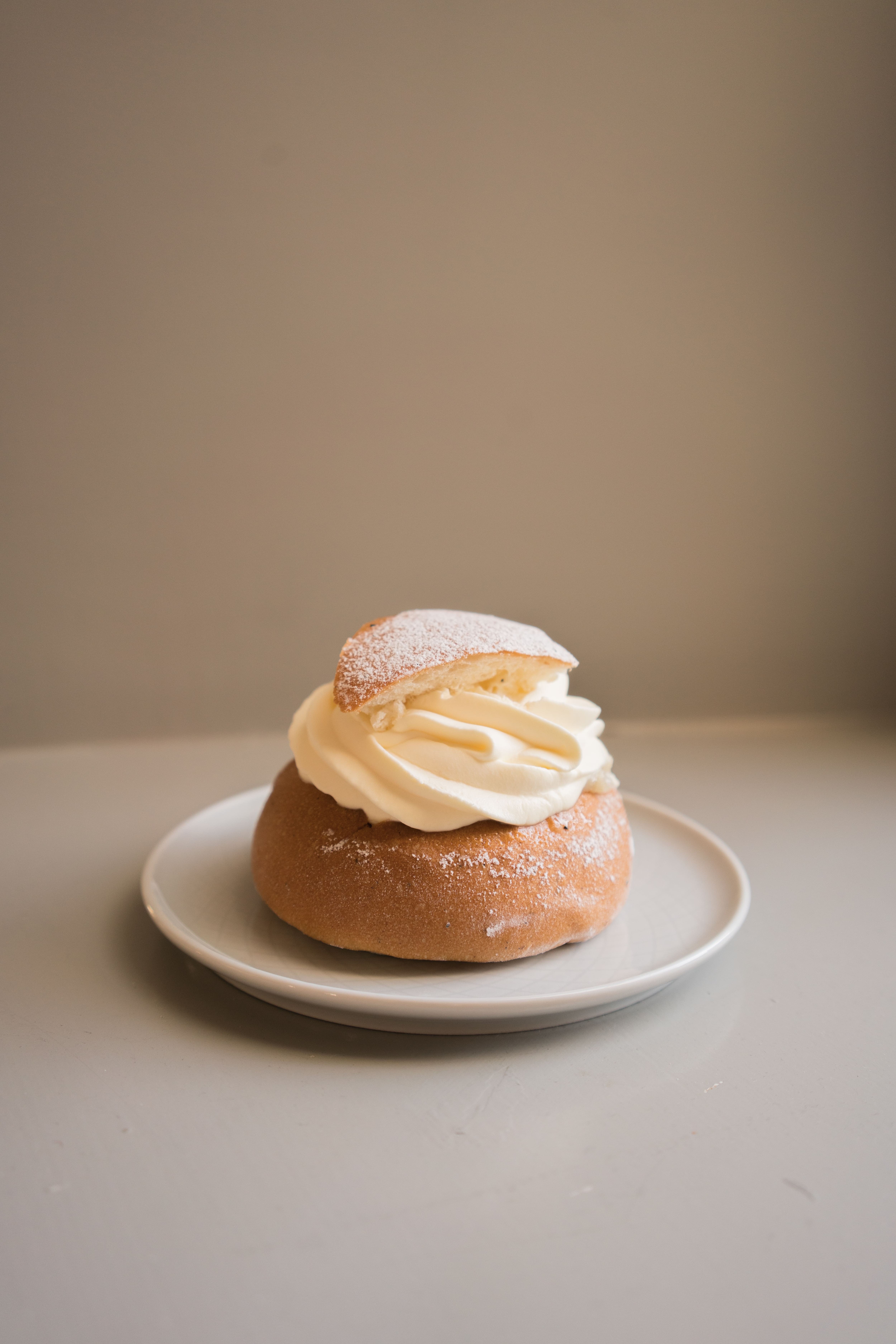 Breakfast restaurants near me, breakfast spots - Vohuman Cafe - img2
