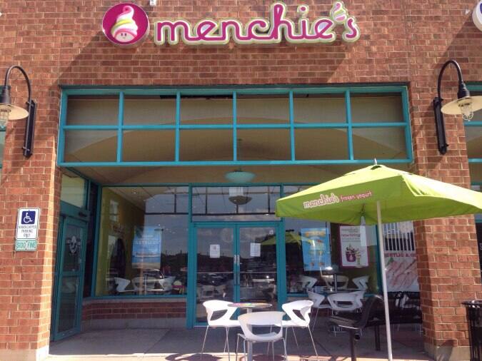 Menchie's Frozen Yogurt, Lincoln Park, Chicago Urbanspoon/Zomato