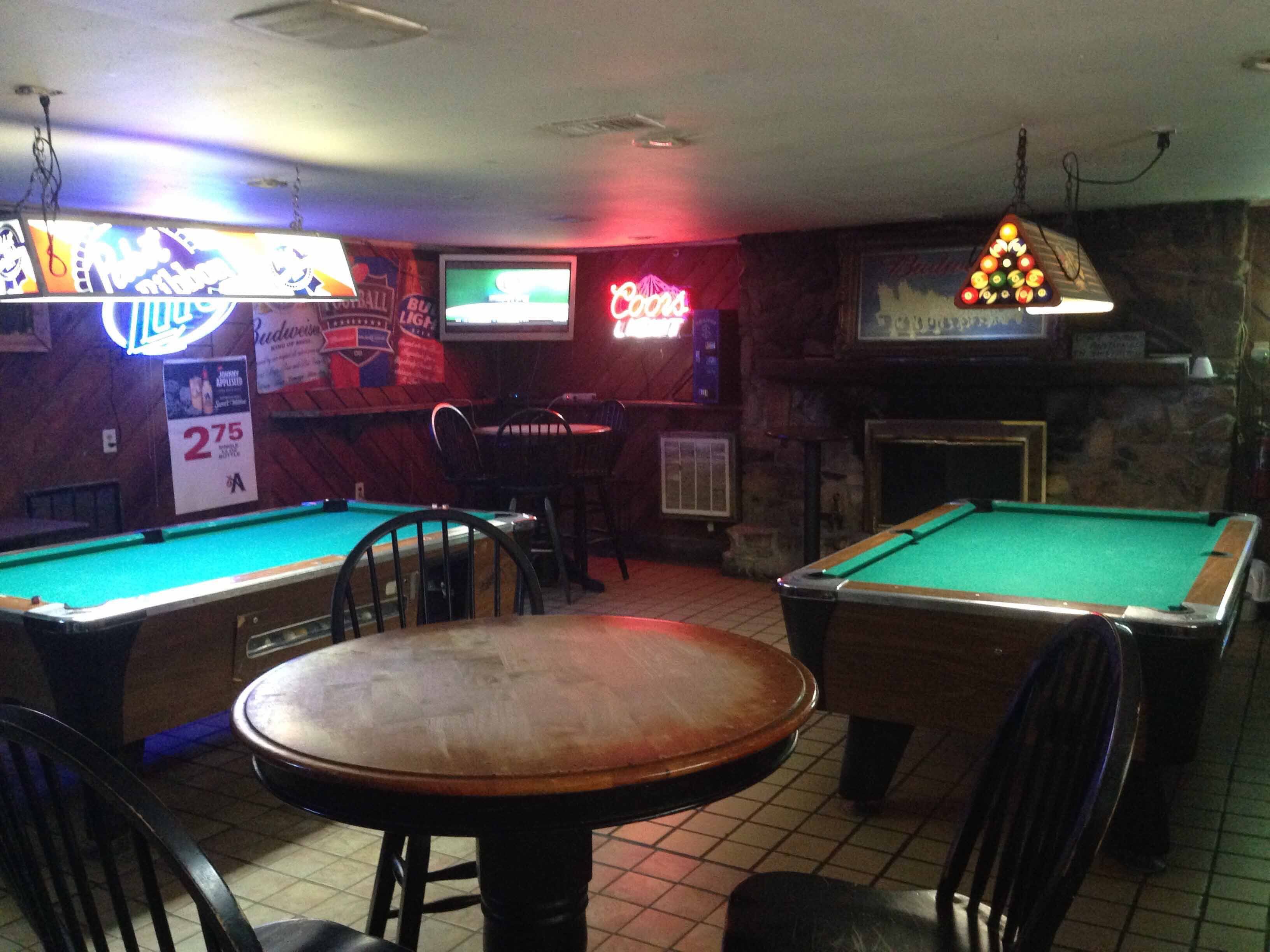 Twin Oaks Bar & Grill, Denver, Charlotte Zomato