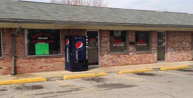 Adam T Clarkson S Review For Bob S Tu Your Door Pizza Greenwood