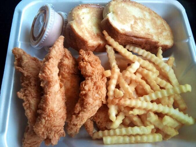 Raising Cane's Chicken Fingers Photos, Pictures of Raising Cane's ...