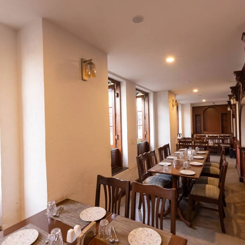 restaurants on Mall Road, Mall Road food, must try restaurants, local food, popular restaurants, cafes, street food, family restaurants, rooftop restaurants - The Tavern Bar & Restaurant - img3