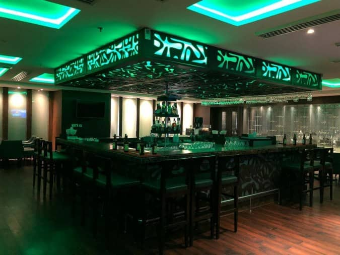 Hangout Bar - Hotel Delite Grand