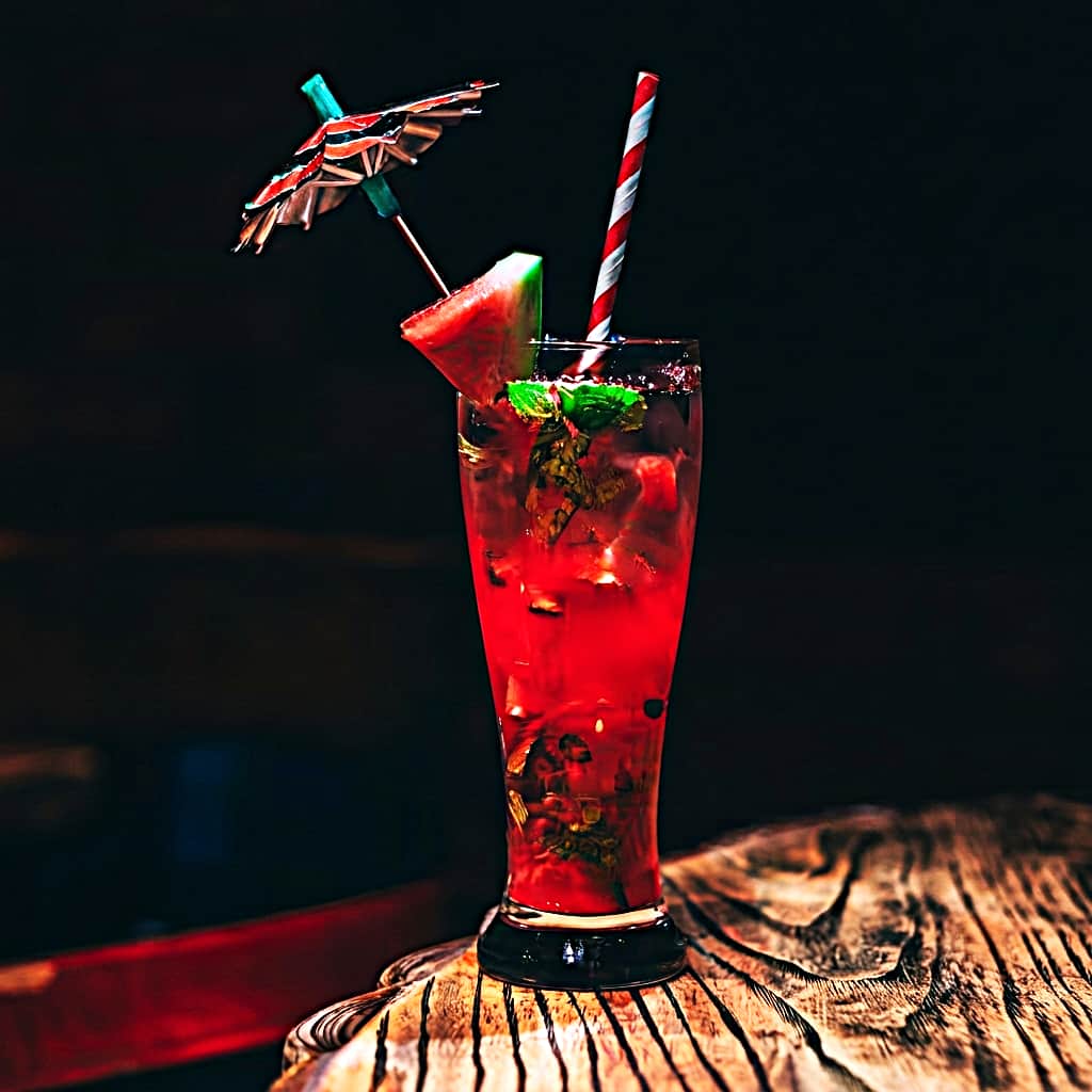 girls night out, girls night, ladies night, ladies night out, ladies night bars, cocktail bars, pubs, nightlife, party places, clubs - Lower Deck - img3