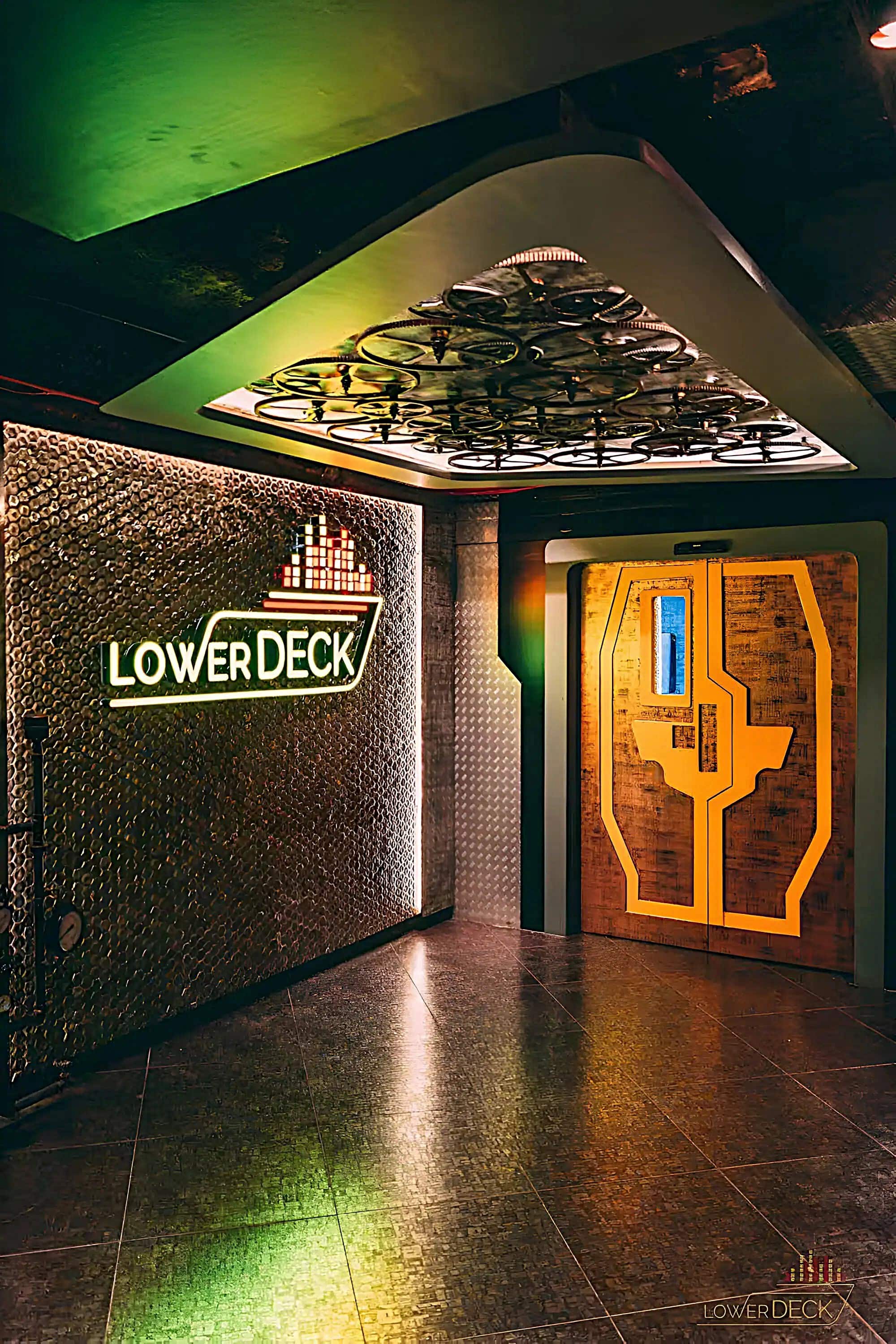 girls night out, girls night, ladies night, ladies night out, ladies night bars, cocktail bars, pubs, nightlife, party places, clubs - Lower Deck - img2