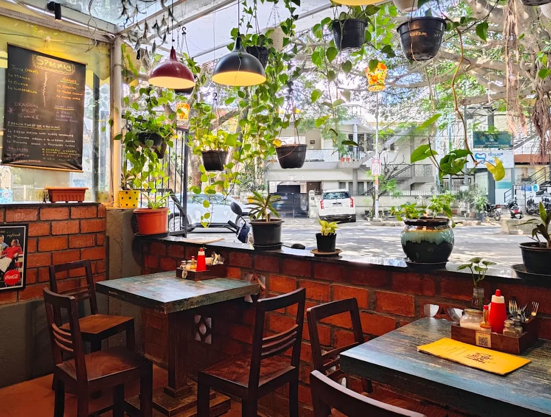 breakfast restaurants, breakfast cafes, breakfast places, breakfast near me, breakfast spots, south indian breakfast, dosa, idli, breakfast open now - The Hole In The Wall Cafe - img3