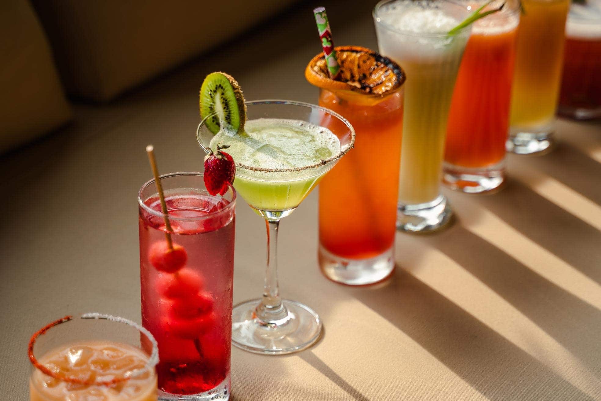 party places, party restaurants, nightlife, pubs, nightclubs, party bars, lounges, live music bars, rooftop bars - Vint Club - img3