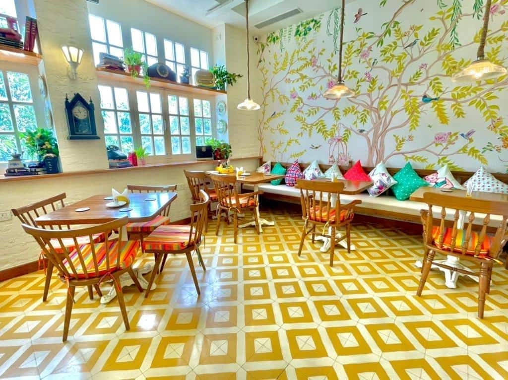 Restaurant image