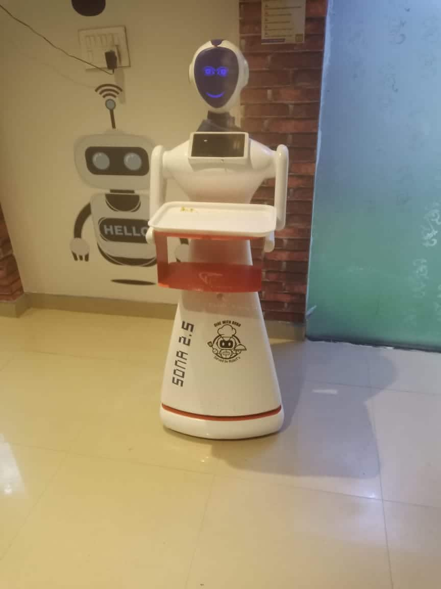 dine with robot