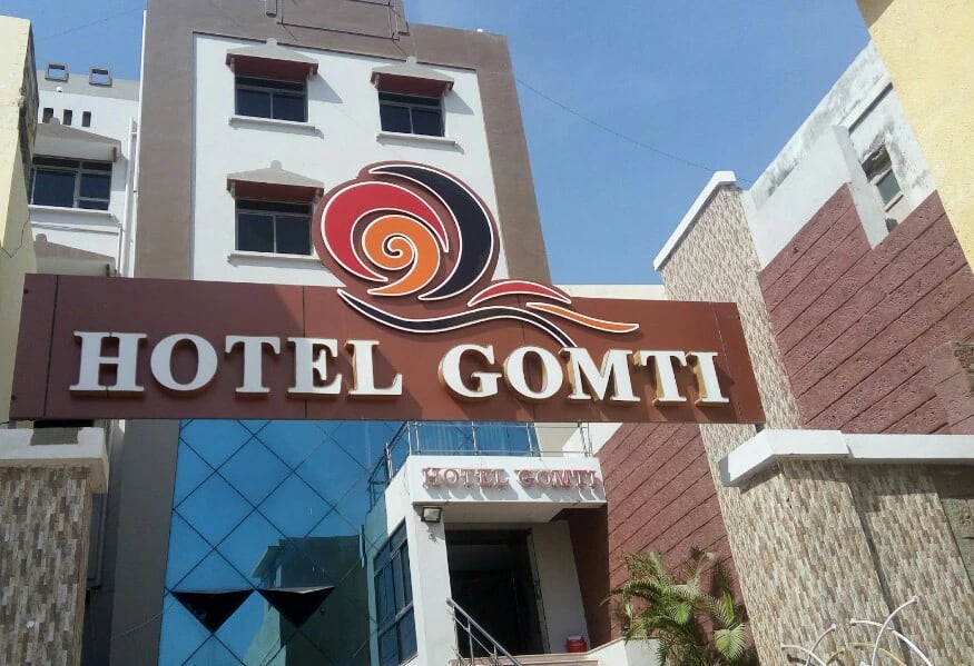 Gomti Restaurant Dwarka food