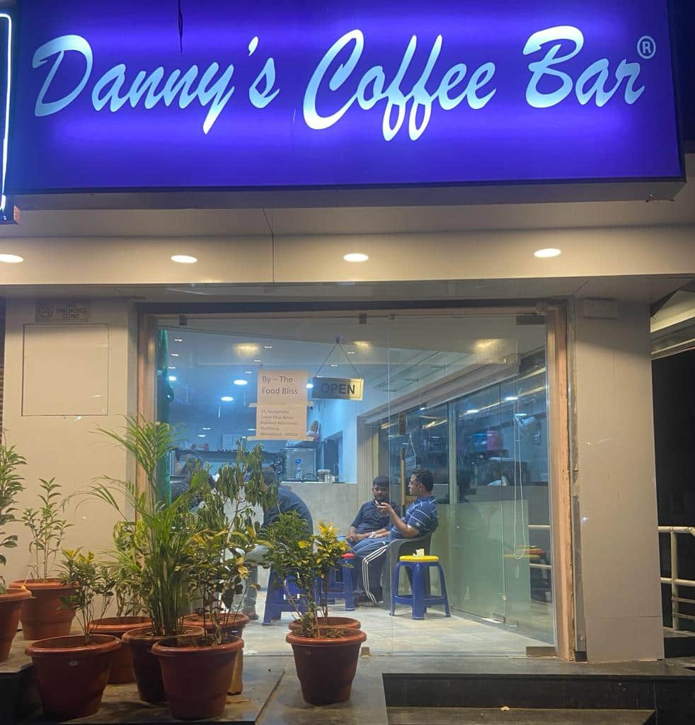 Danny's coffee outlet bar