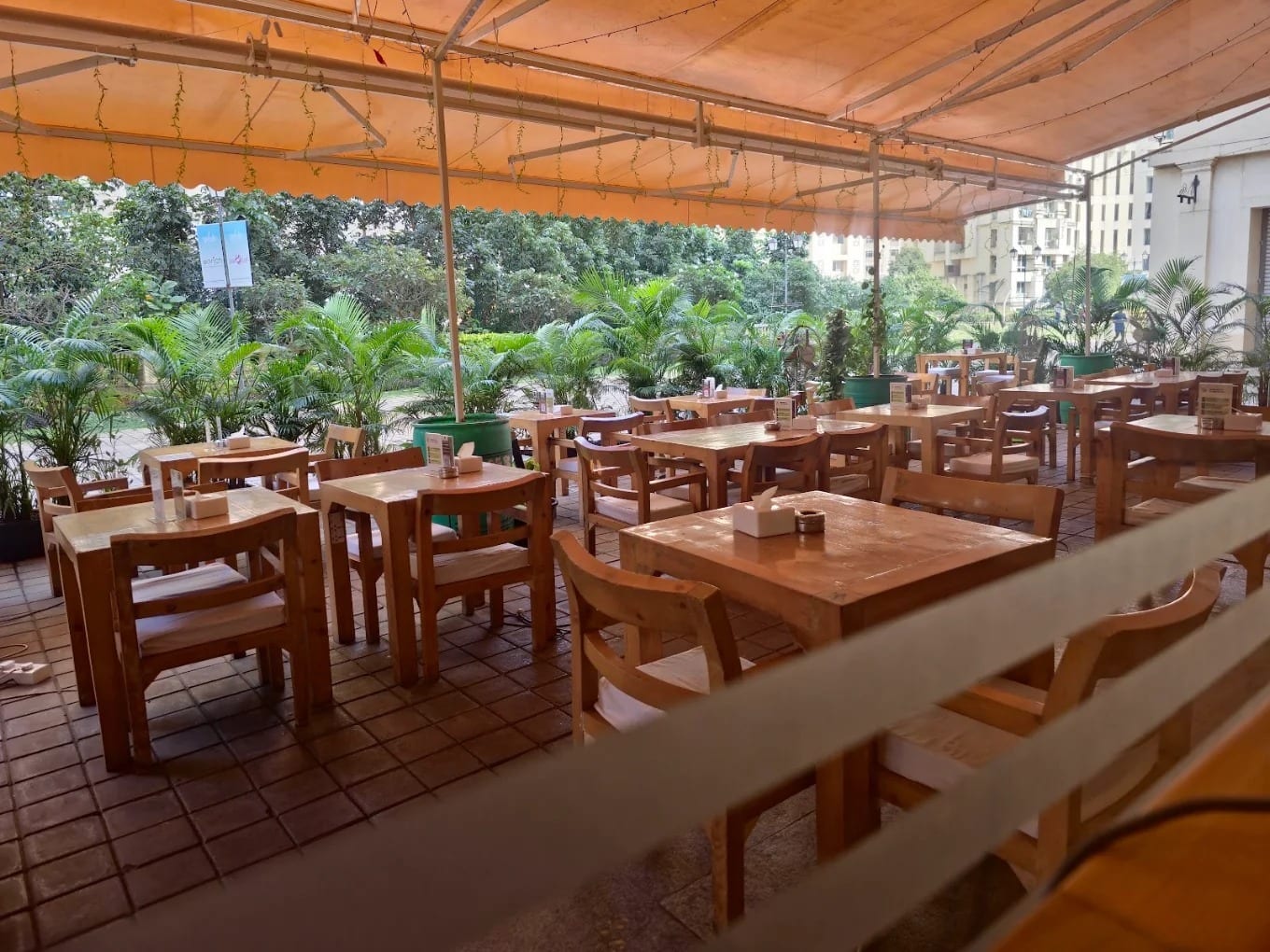 Brewpub, craft beers, brewery, keg beer, mango beer, peach beer - Doolally Taproom - img5