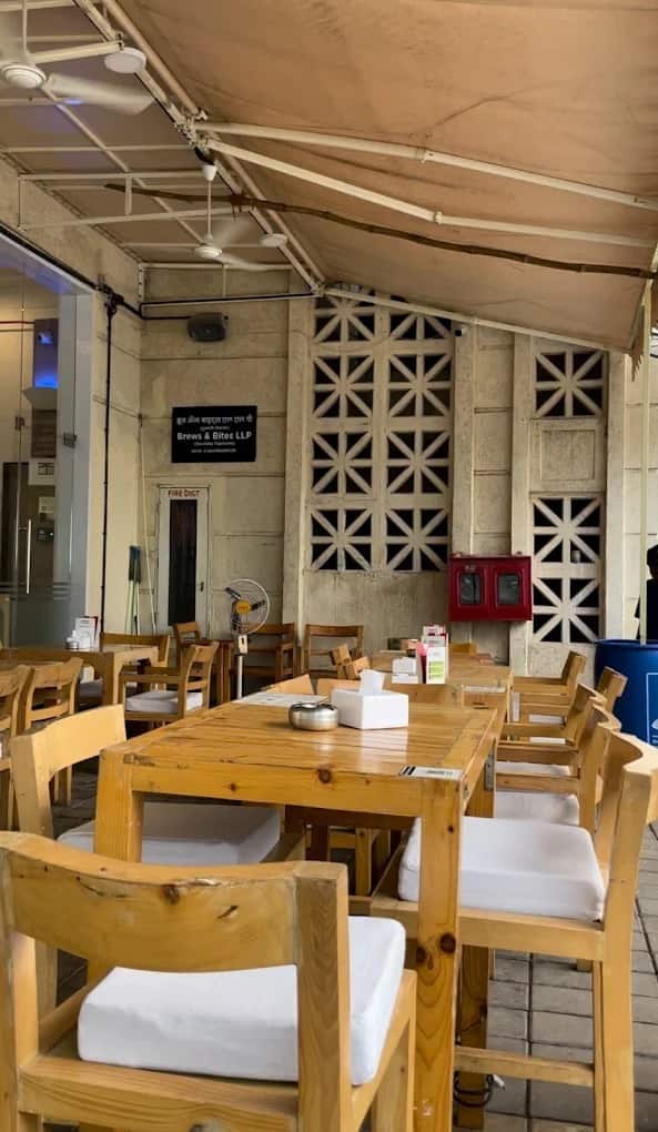 Brewpub, craft beers, brewery, keg beer, mango beer, peach beer - Doolally Taproom - img3