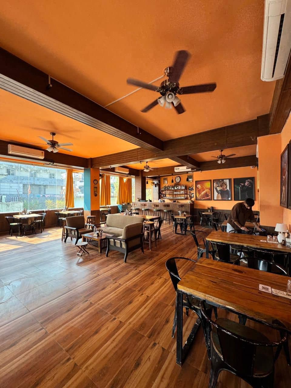 Restaurant image