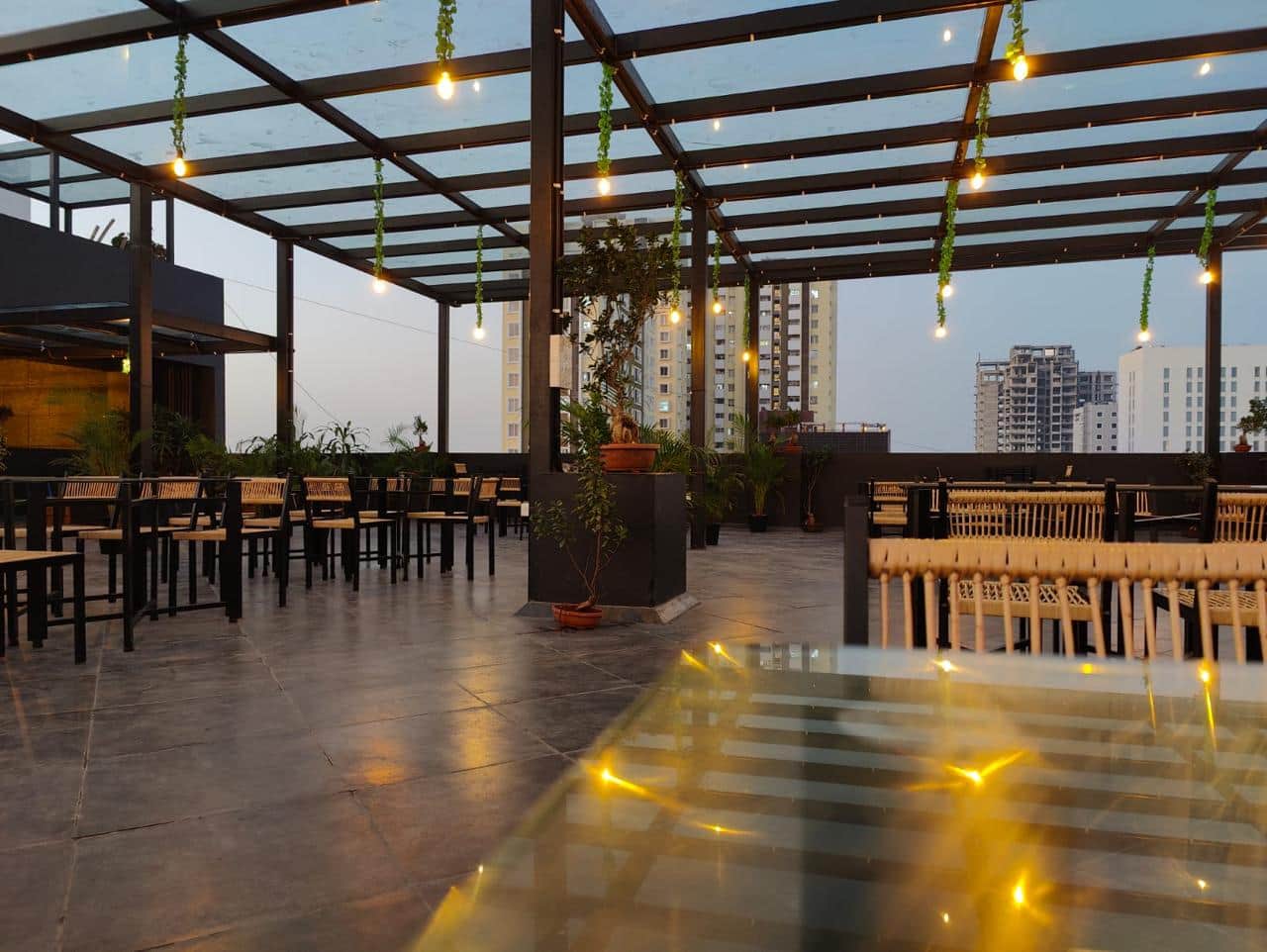 超豪華4LP！Omar S - The Best! デトロイトディープハウス D Top Rooftop Restaurant, Old Mahabalipuram Road (OMR), Chennai