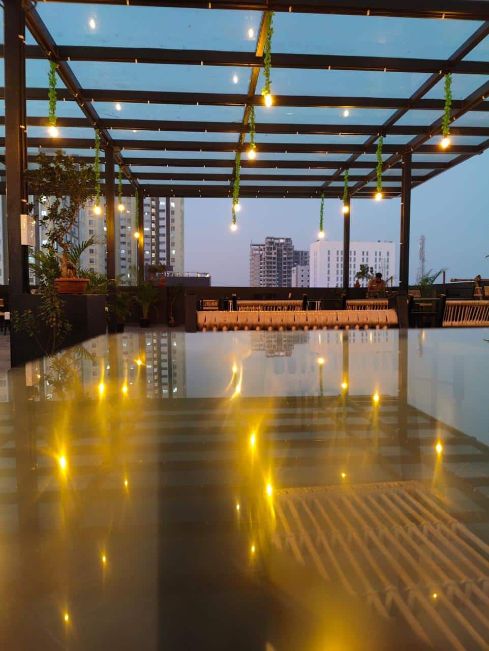 超豪華4LP！Omar S - The Best! デトロイトディープハウス D Top Rooftop Restaurant, Old Mahabalipuram Road (OMR), Chennai