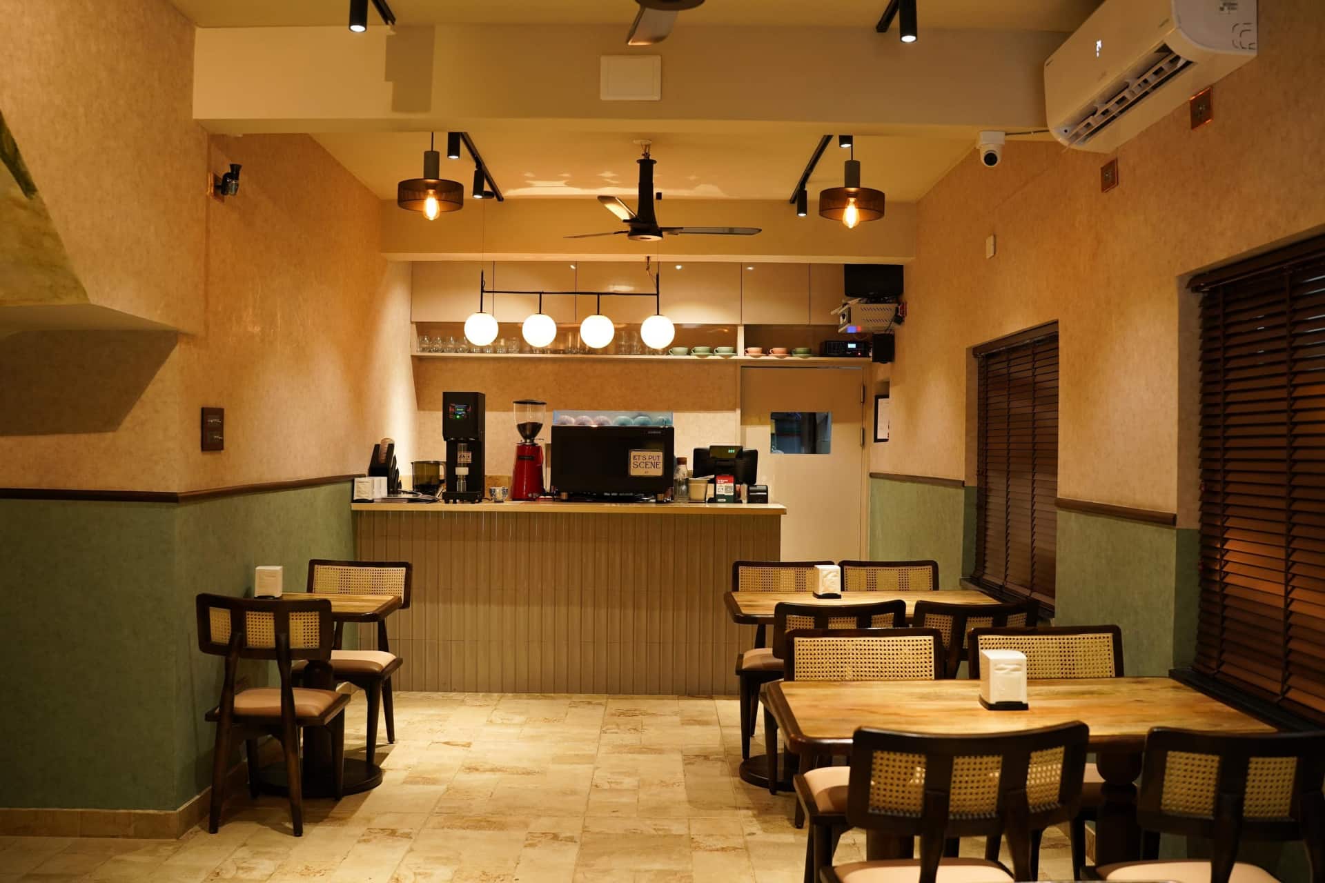 Restaurant image