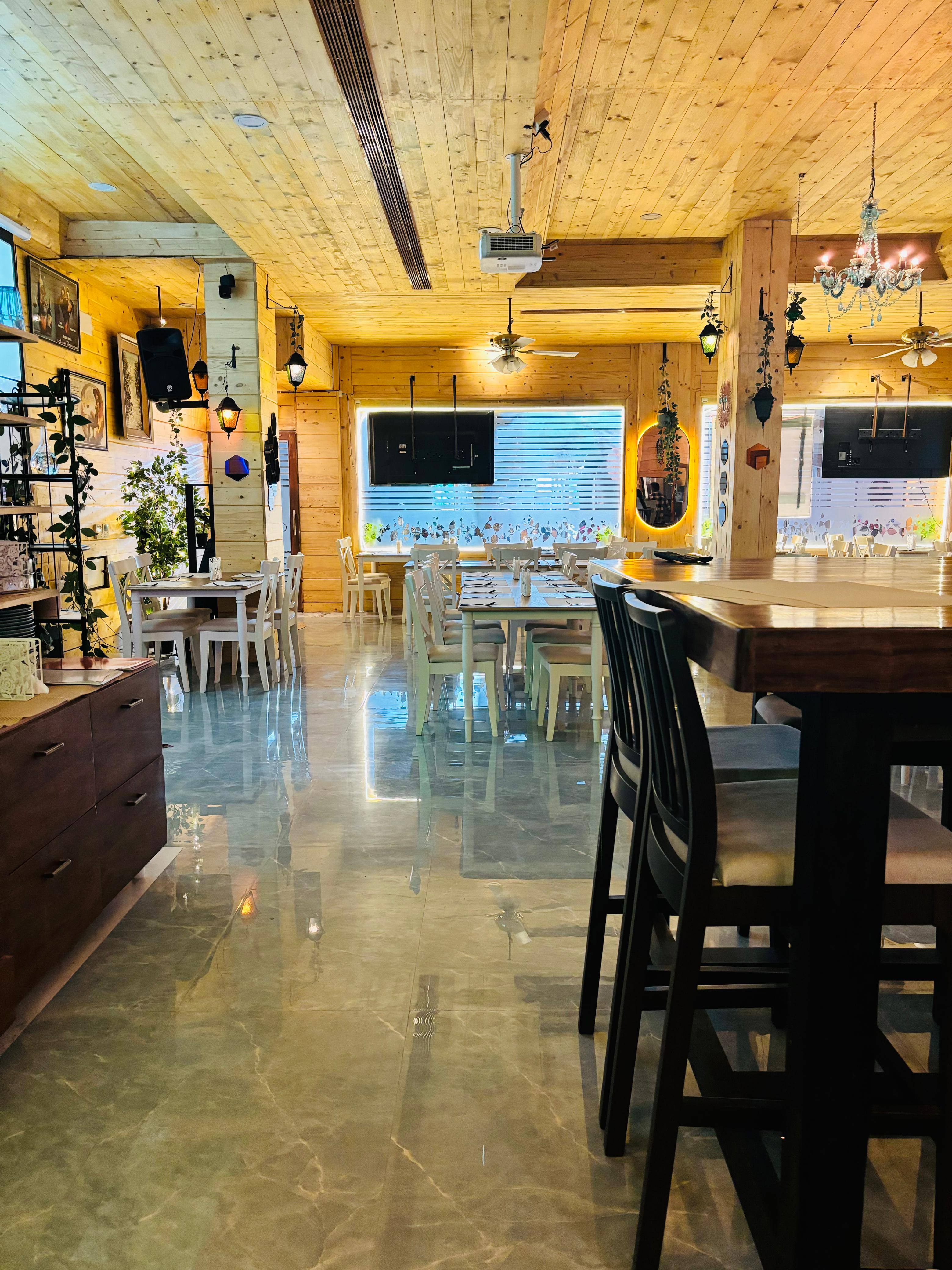 Cafe Xtasi Binge, White Town, Puducherry | Zomato