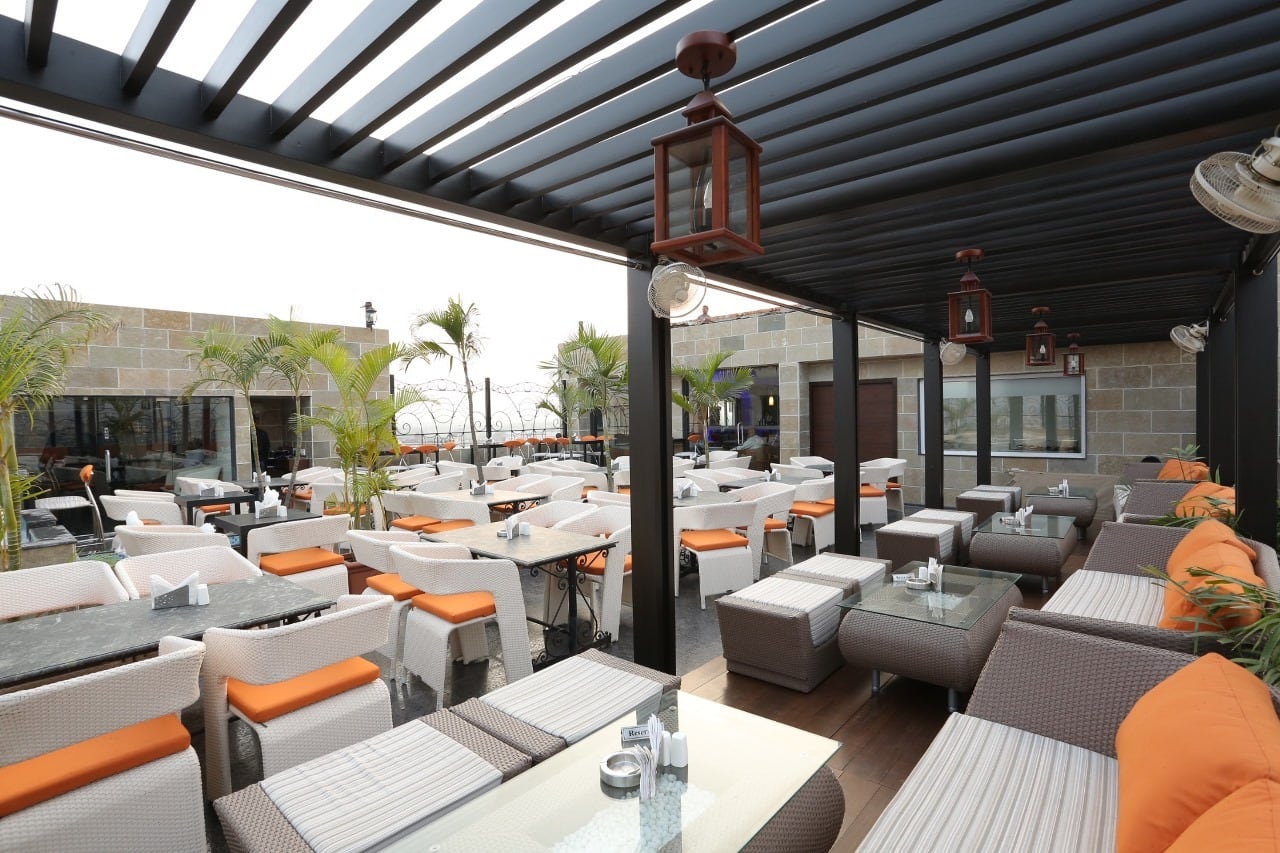 rooftop restaurants near me, rooftop restaurants, sky bar, best bars near me, rooftop bars - Blue And Beyond - img5