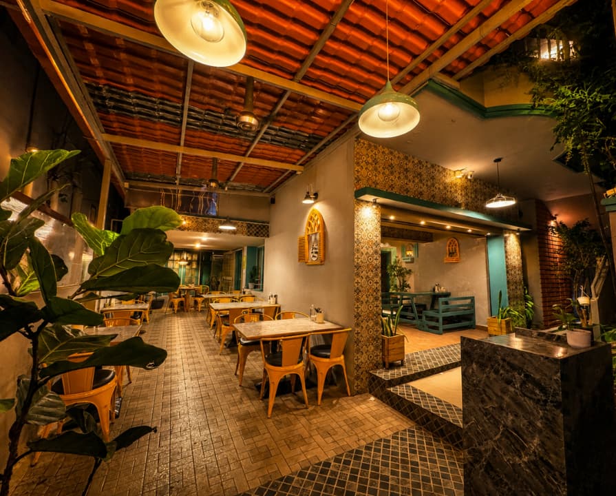 breakfast restaurants, breakfast cafes, breakfast places, breakfast near me, breakfast spots, south indian breakfast, dosa, idli, breakfast open now - Casa Fresco - img1