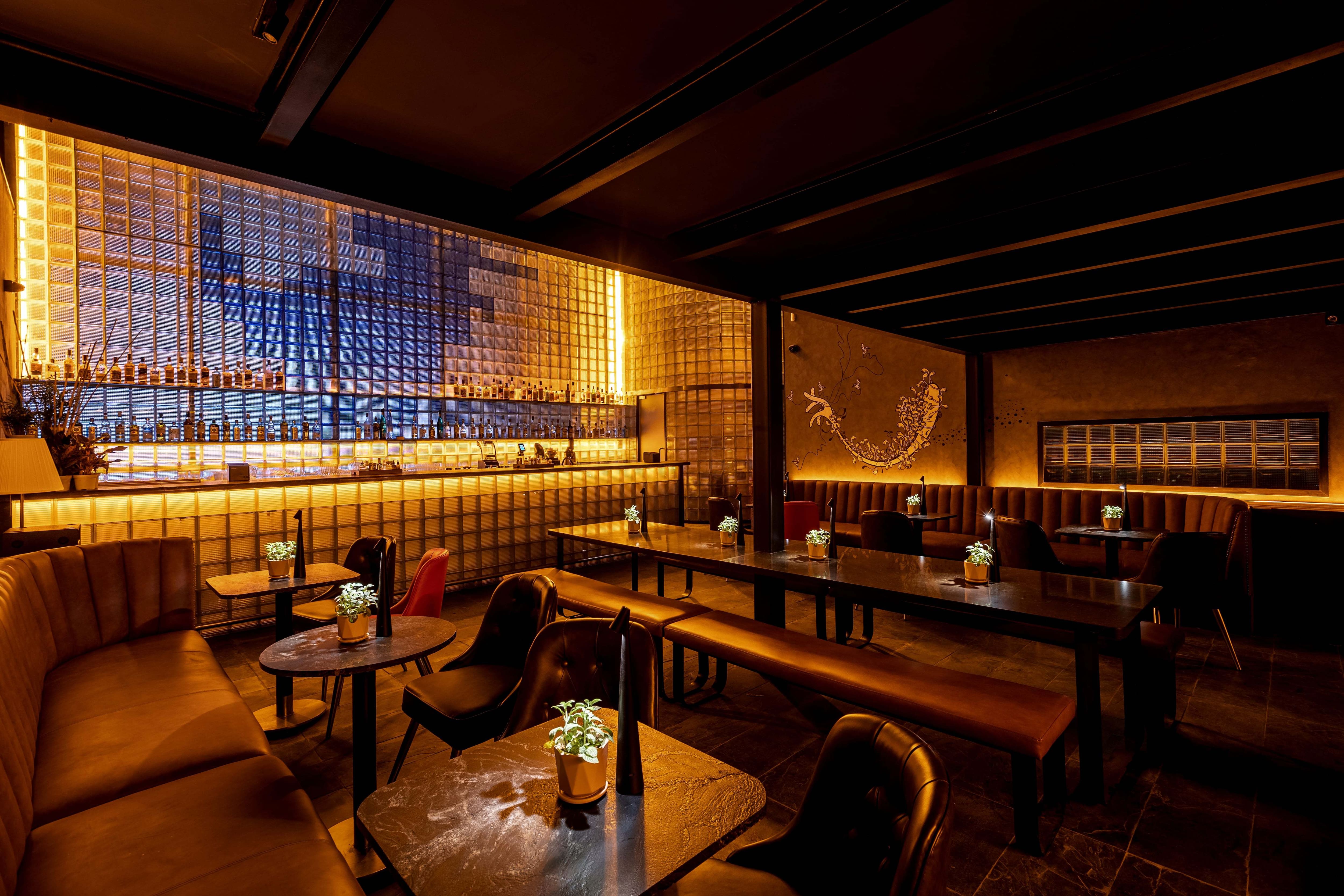 dinner restaurants, dinner spots, dinner dining, fine dining restaurants, casual dining restaurants, rooftop restaurants, family restaurants, romantic restaurants, late night restaurants - 403 Forbidden Bar - img1