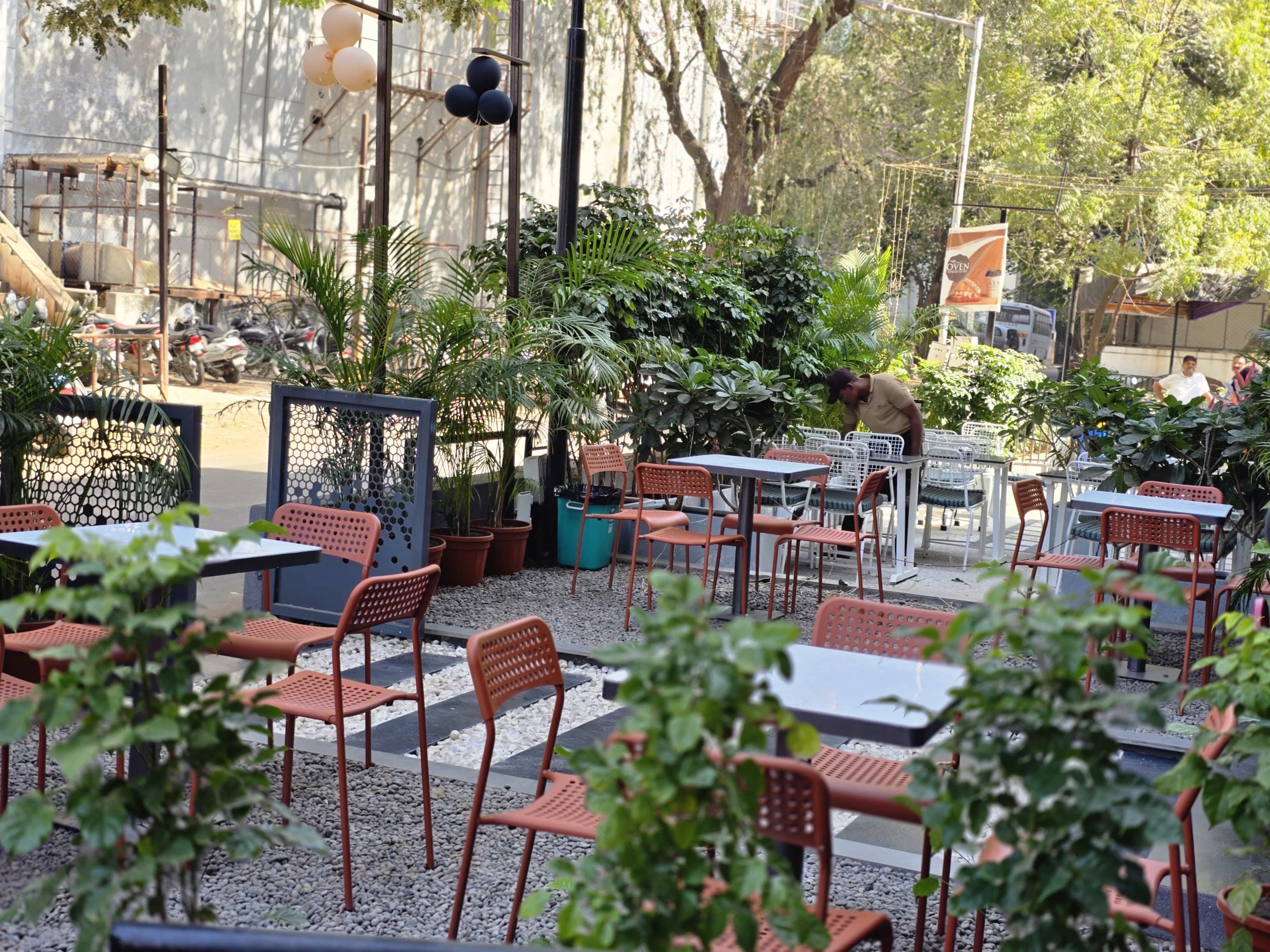 24 hour dining, 24 hour restaurants, late night restaurants, all day dining, breakfast spots, lunch restaurants, dinner restaurants - OOROO Cafe - img1