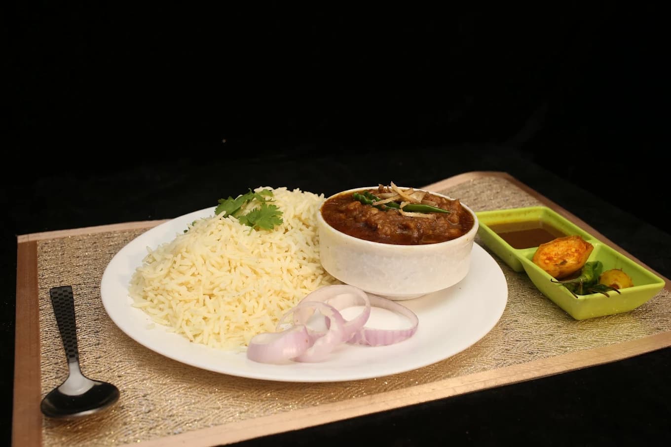 chole bhature, chole bhature near me, best chole bhature, famous chole bhature, bhature, chole, chana bhatura near me - Prem Di Hatti - img4