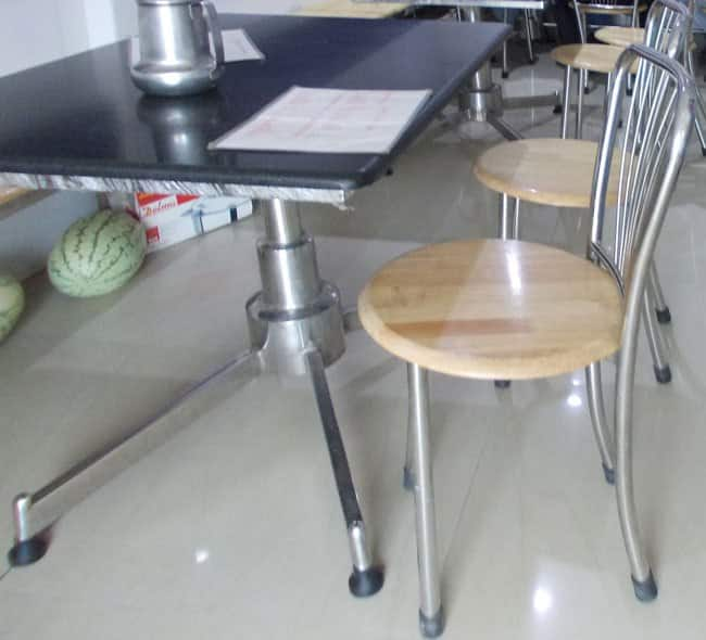 Hotel table chair discount olx