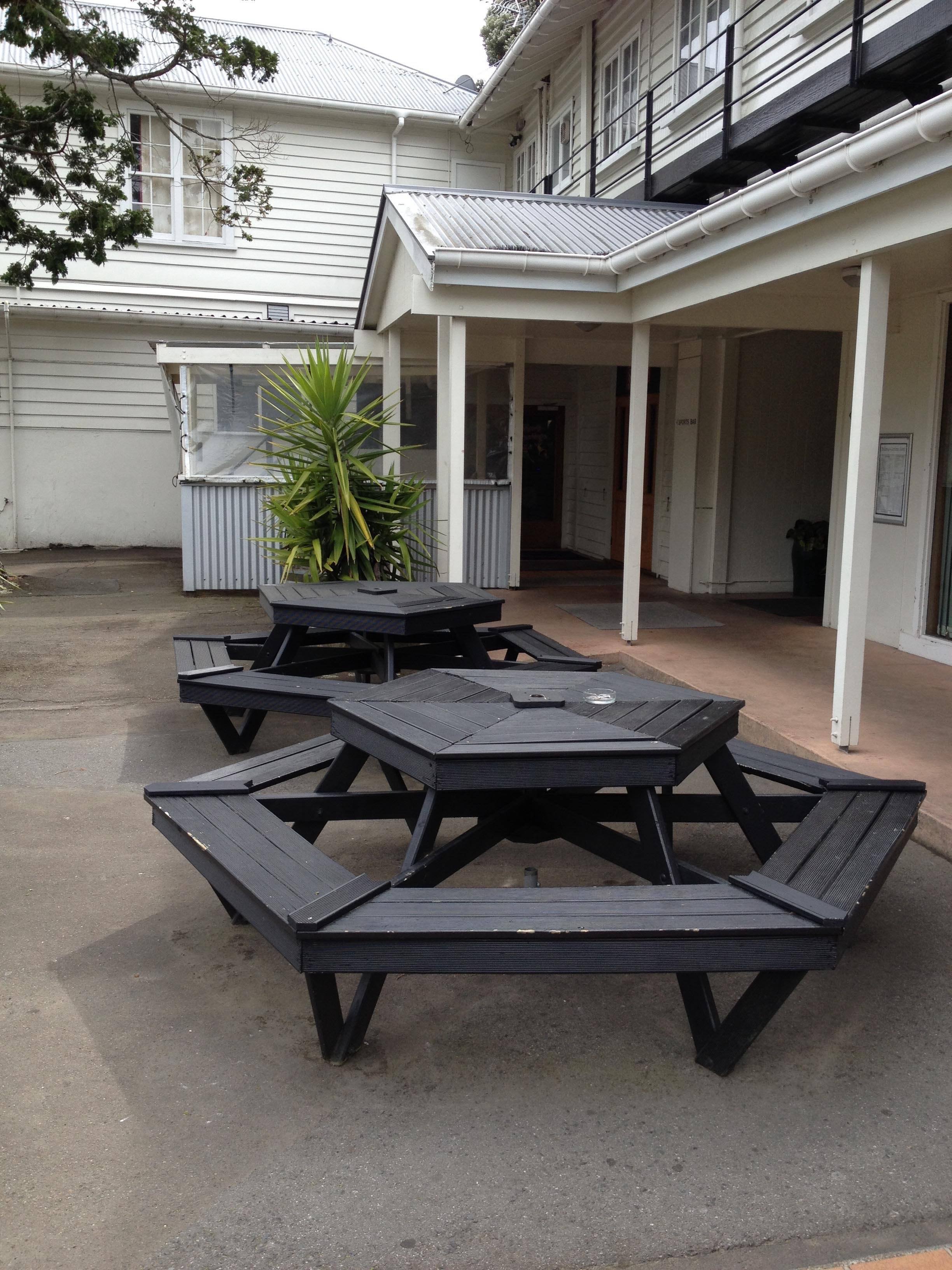 Bellevue Garden Sports Bar, Woburn, Wellington Zomato