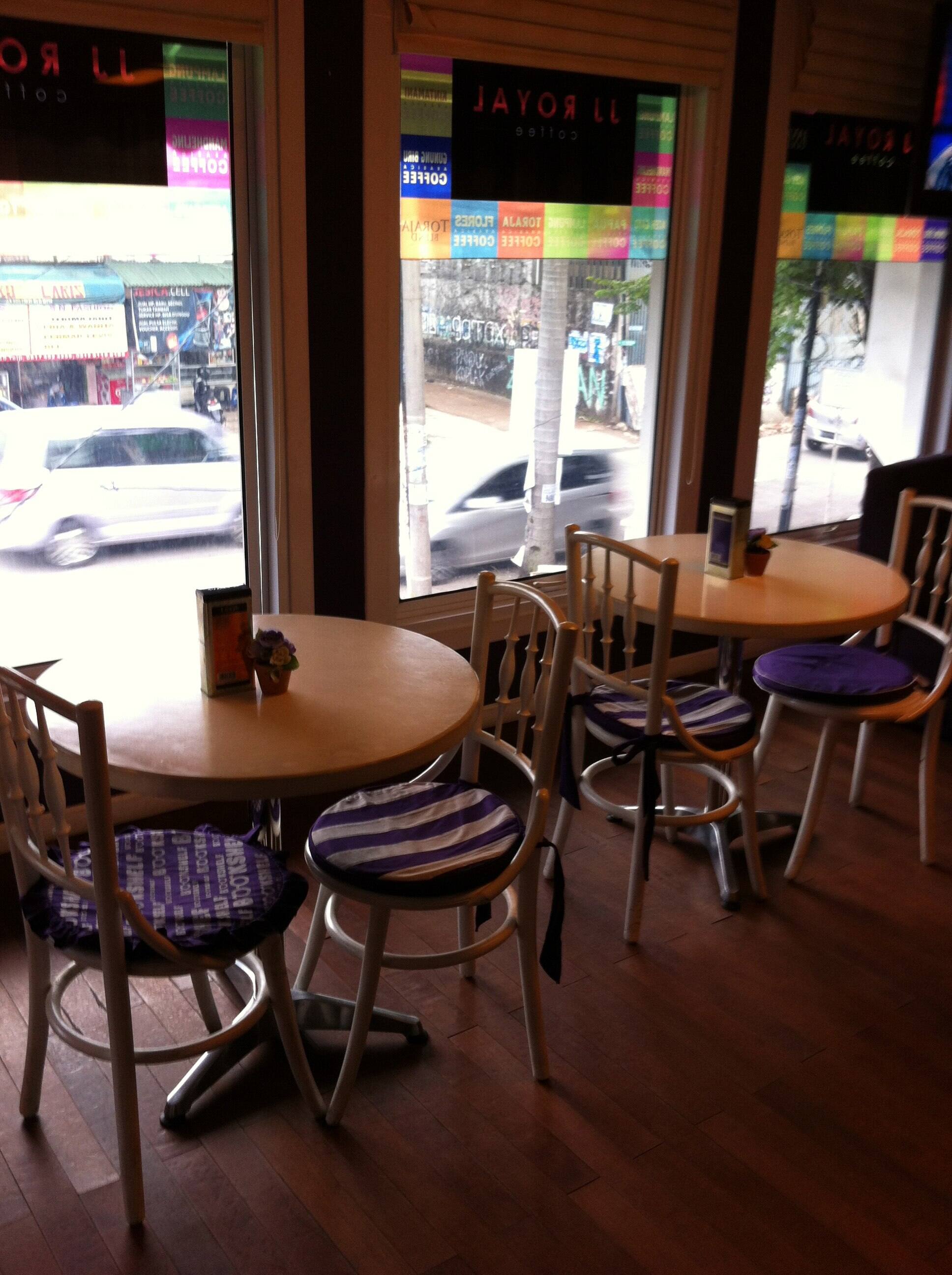 Bookshelf Photos Pictures Of Bookshelf Cinere Depok Zomato