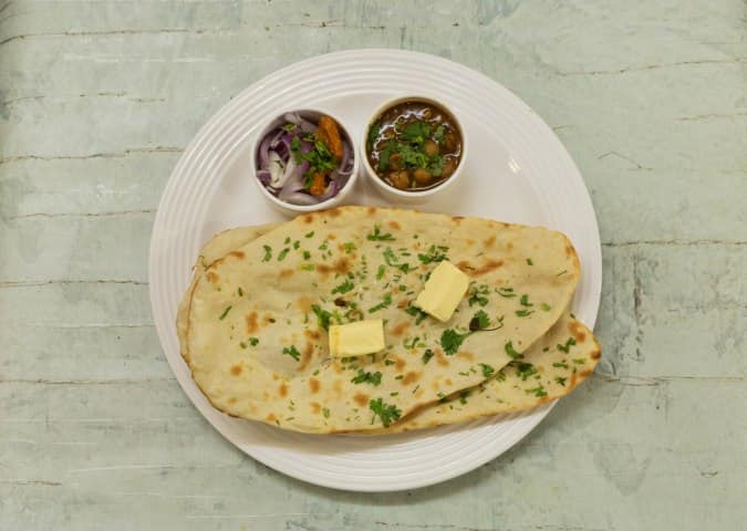 Sardar Ji Ke Mashoor Chhole Bhature - Punjabi Zaika
