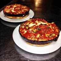 pequod s pizza lincoln park chicago urbanspoon zomato