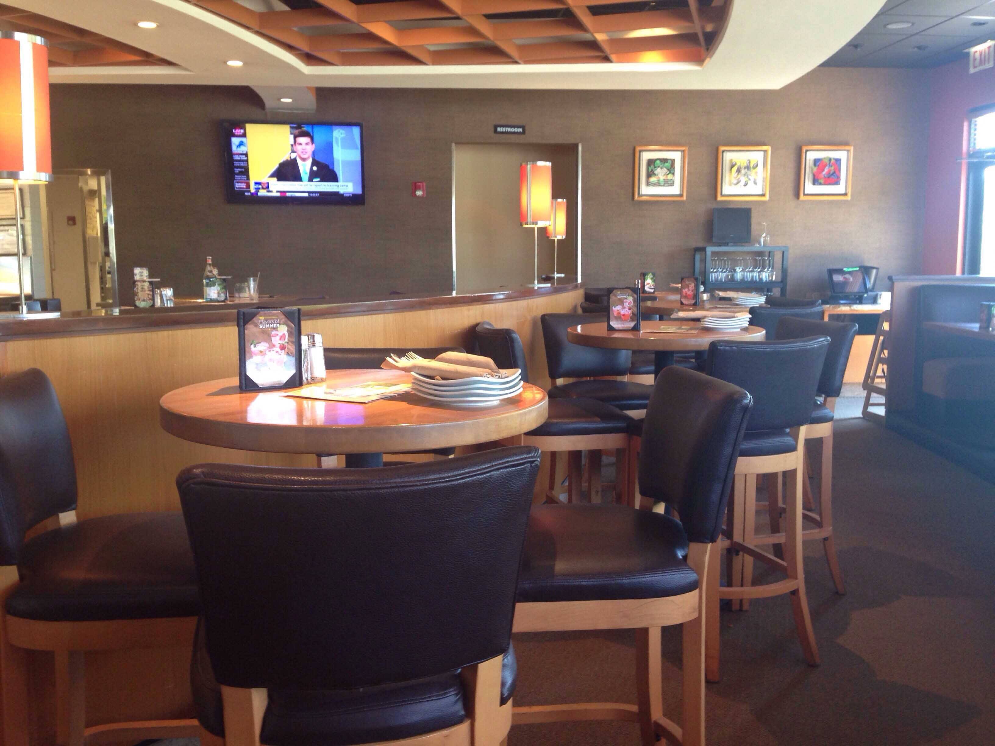 California Pizza Kitchen At Warrenville Warrenville Chicago