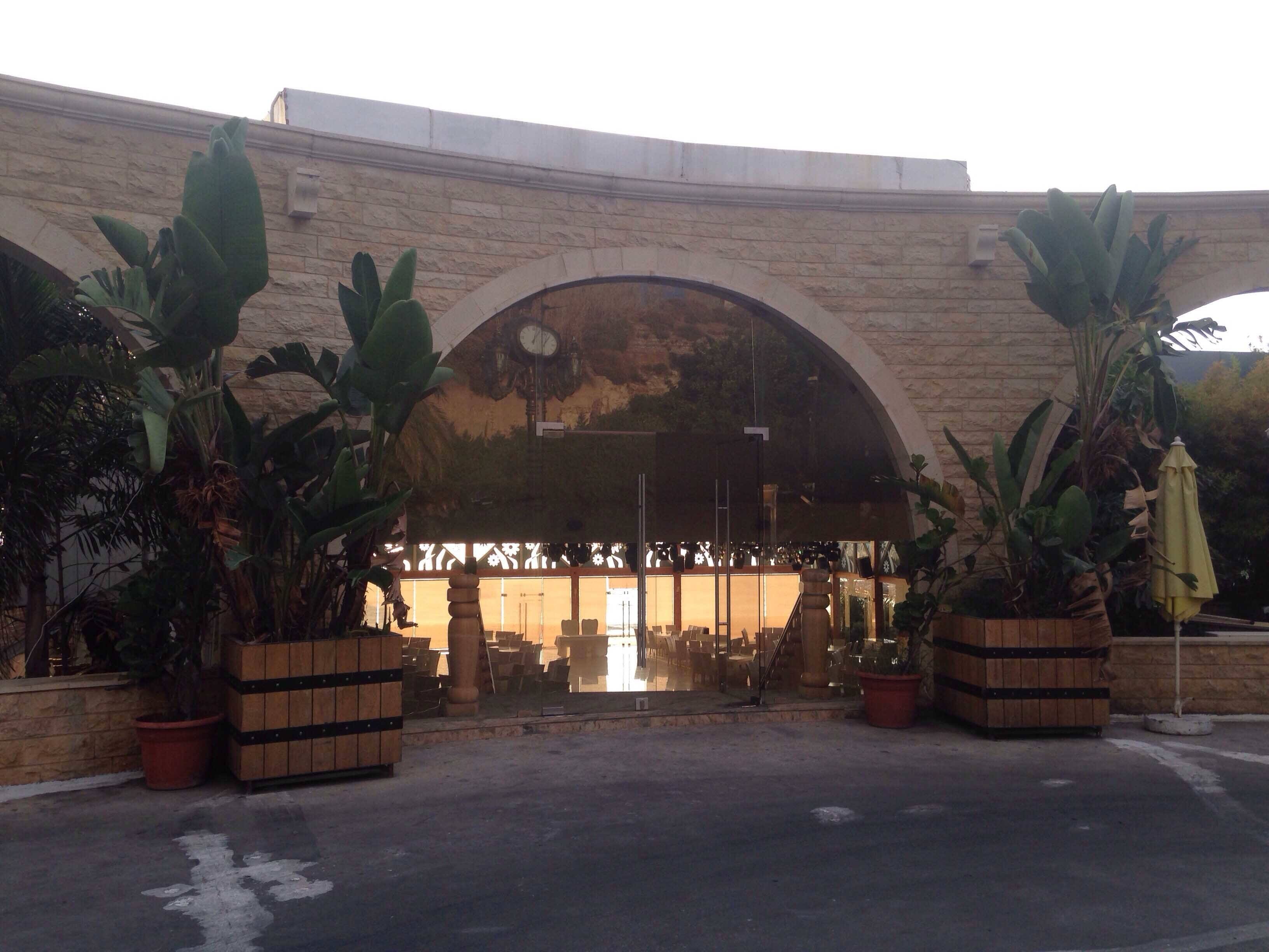 Santa Preri, Jbeil, Jbeil District Zomato