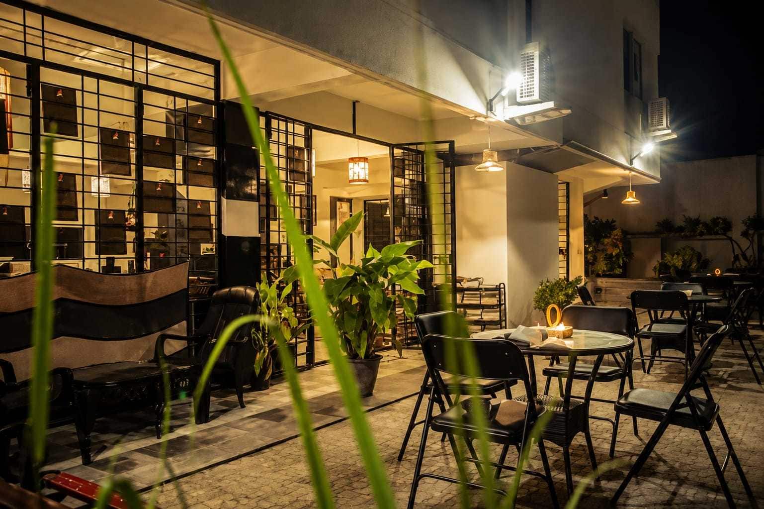 unwind cafe, bookstore cafe - Waari Book Cafe - img5