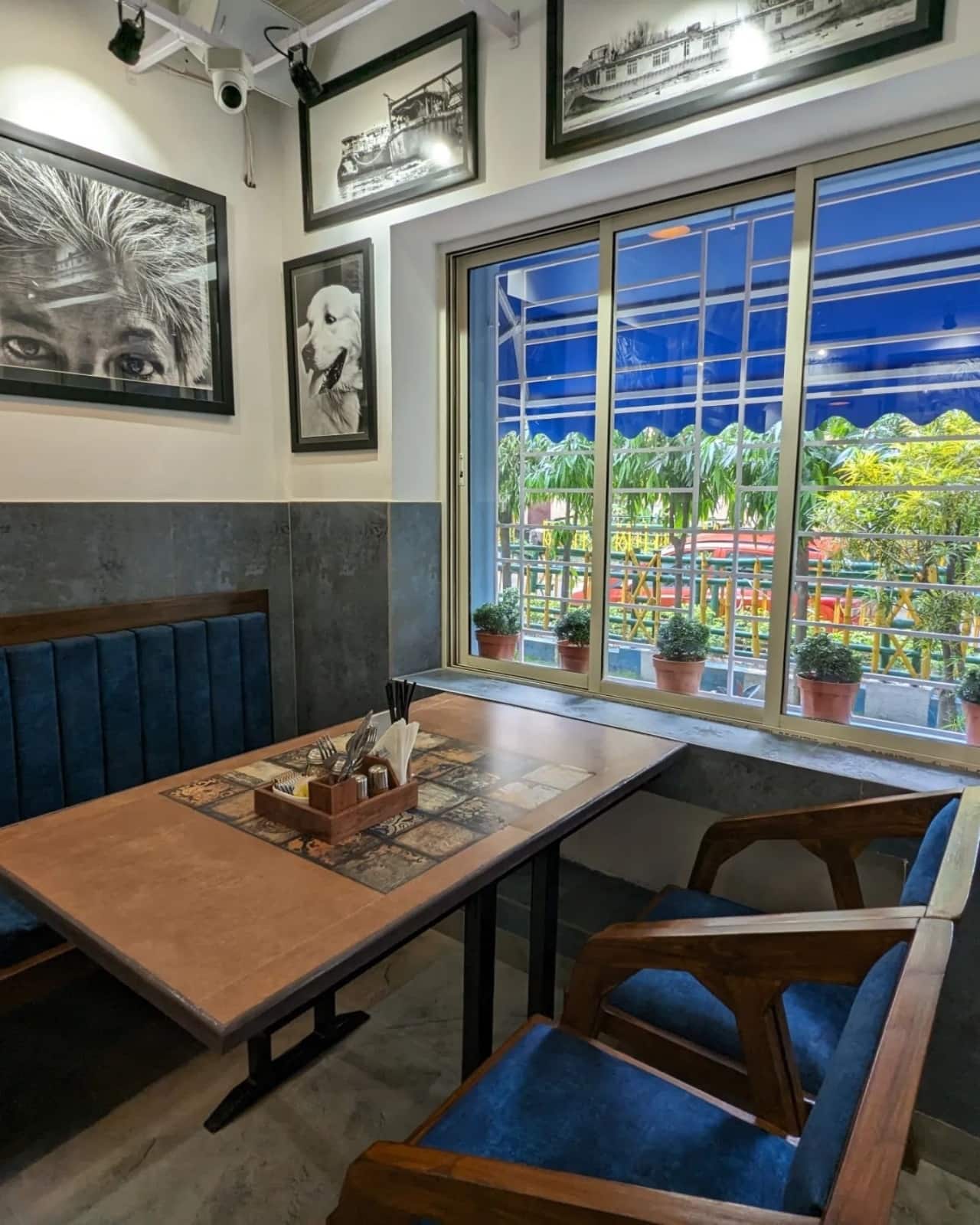 cafes, outdoor cafe near me, outdoor cafes, cafe outdoor seating, cafe with outdoor seating near me - Blue Mug - img5