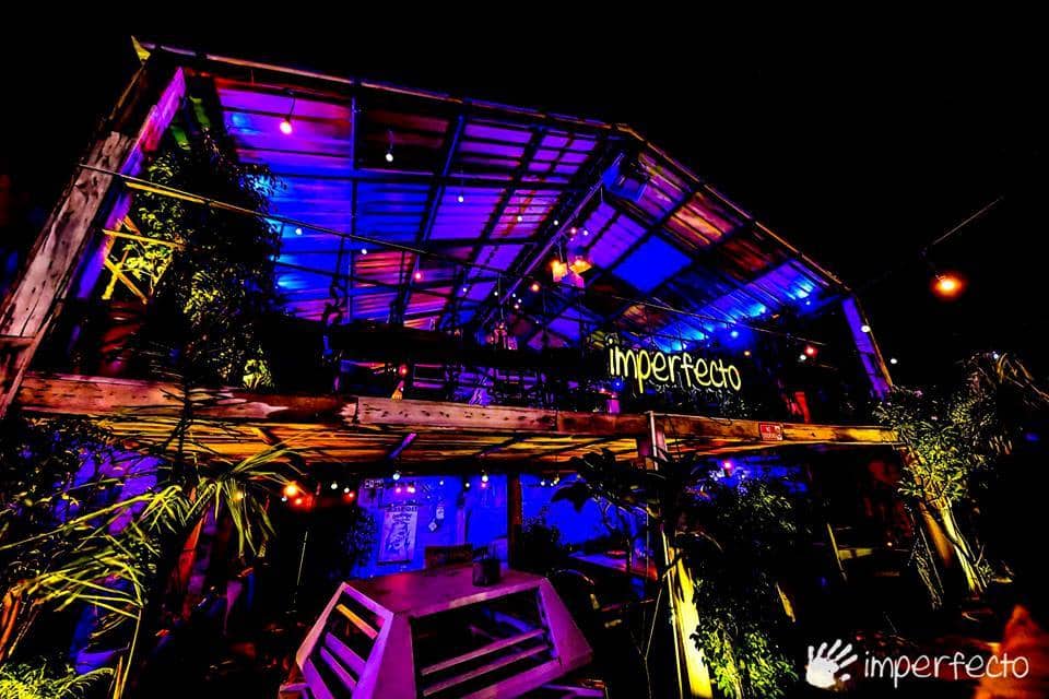 party bars, nightlife, fun bars for groups, night spots, late night bars, night clubs, dance clubs, party clubs near me, nightlife near me - Imperfecto - img3