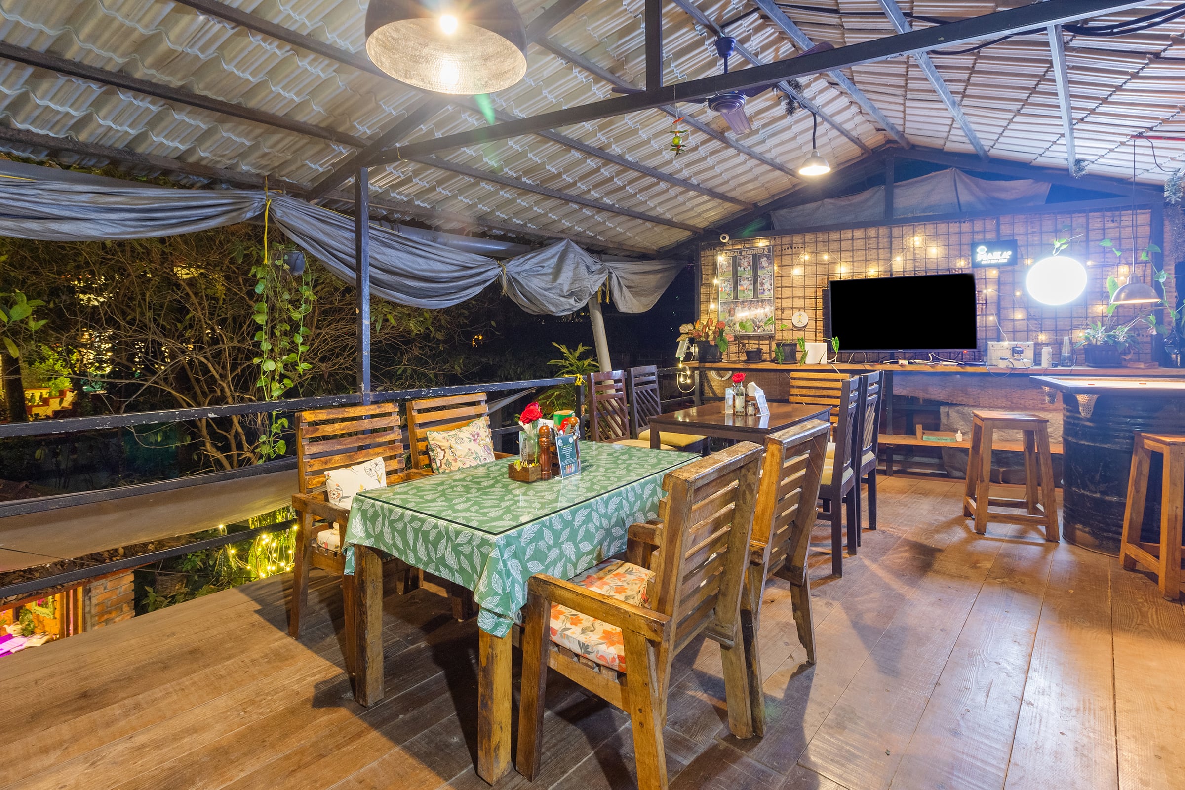 cafes, outdoor cafe near me, outdoor cafes, cafe outdoor seating, cafe with outdoor seating near me - Jackfruit Tree Cafe & Restaurant - img3
