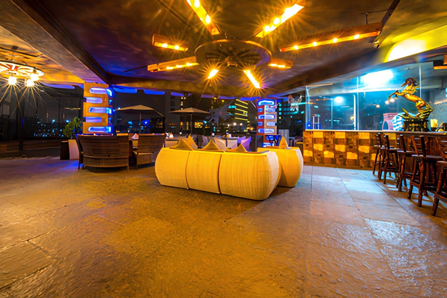 rooftop restaurants, rooftop dining, rooftop cafes, rooftop bars, terrace restaurants, open air restaurants, restaurants with a view - Jetlag - img4