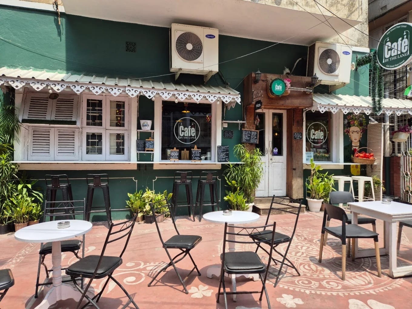 kid friendly restaurants, family restaurants, kid friendly cafes, family dining, child friendly restaurants - Cafe By The Lane - img1