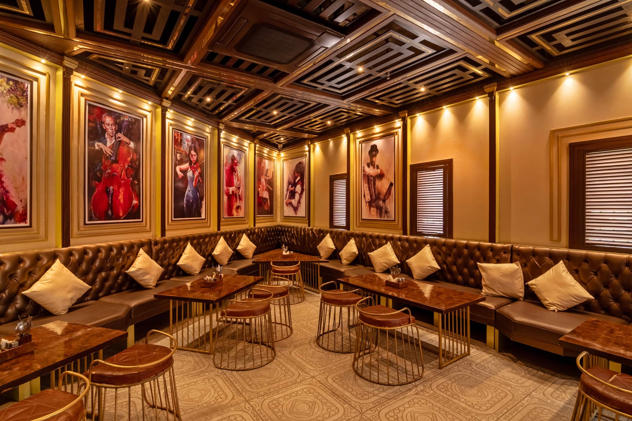 cocktails, mocktails, mojito, pina colada, margarita, sangria, negroni, espresso martini, old fashioned, happy hour - The Lords And Barons - img2