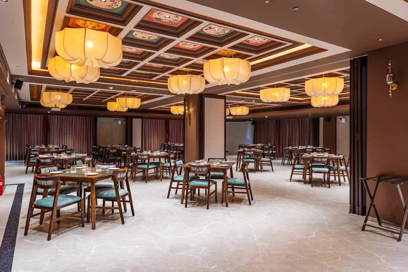 24 hour dining, 24 hour restaurants, late night restaurants, all day dining, breakfast spots, lunch restaurants, dinner restaurants - The House of Makeba - img3