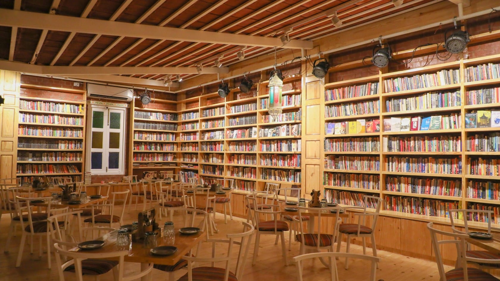 Cafe Repertwahr Gallery 4