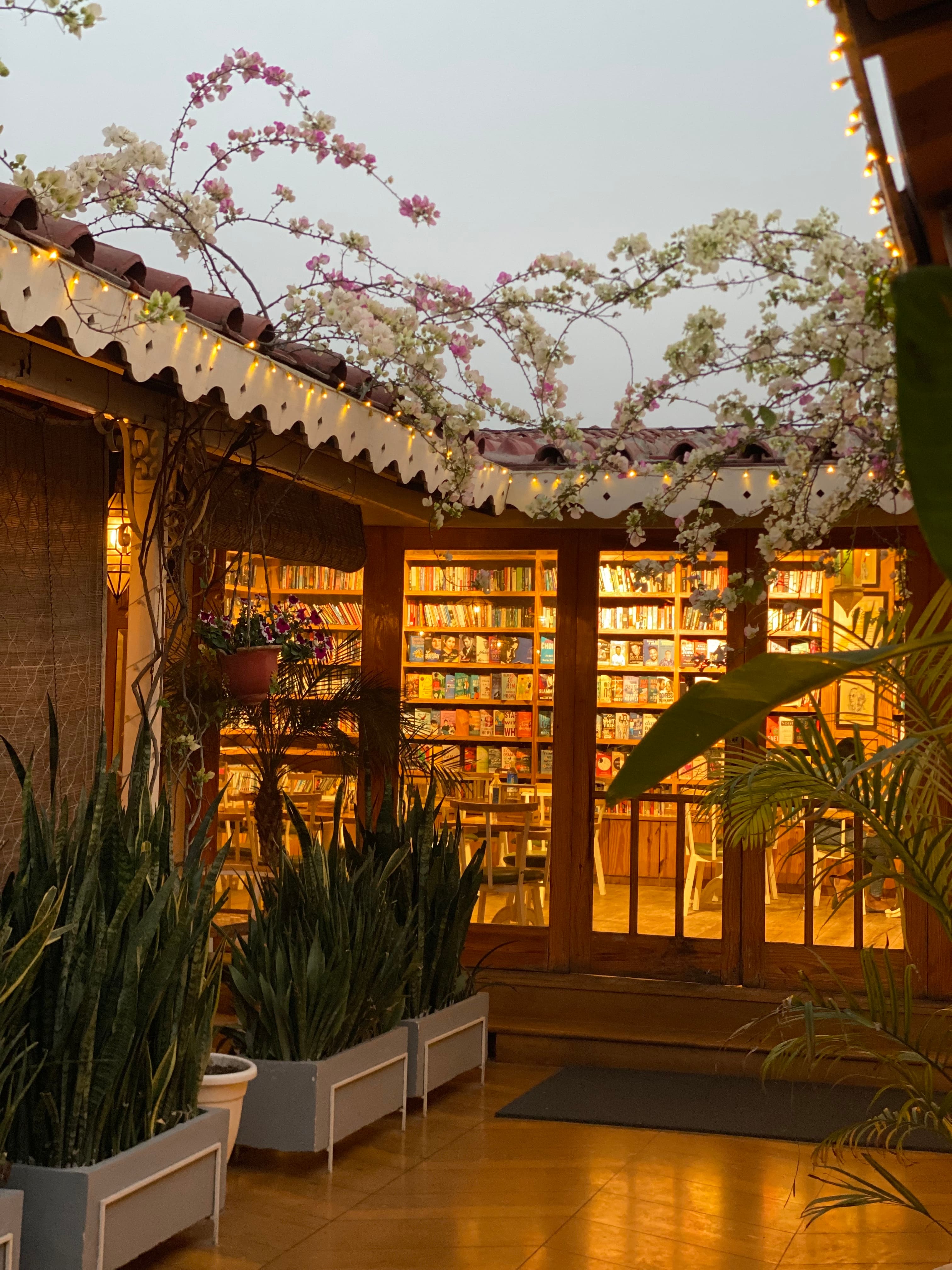Cafe Repertwahr Gallery 3
